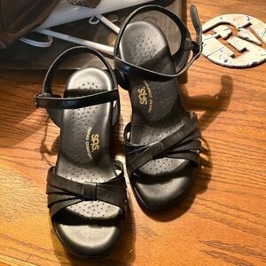 SAS Women's Elegant Black Sandals